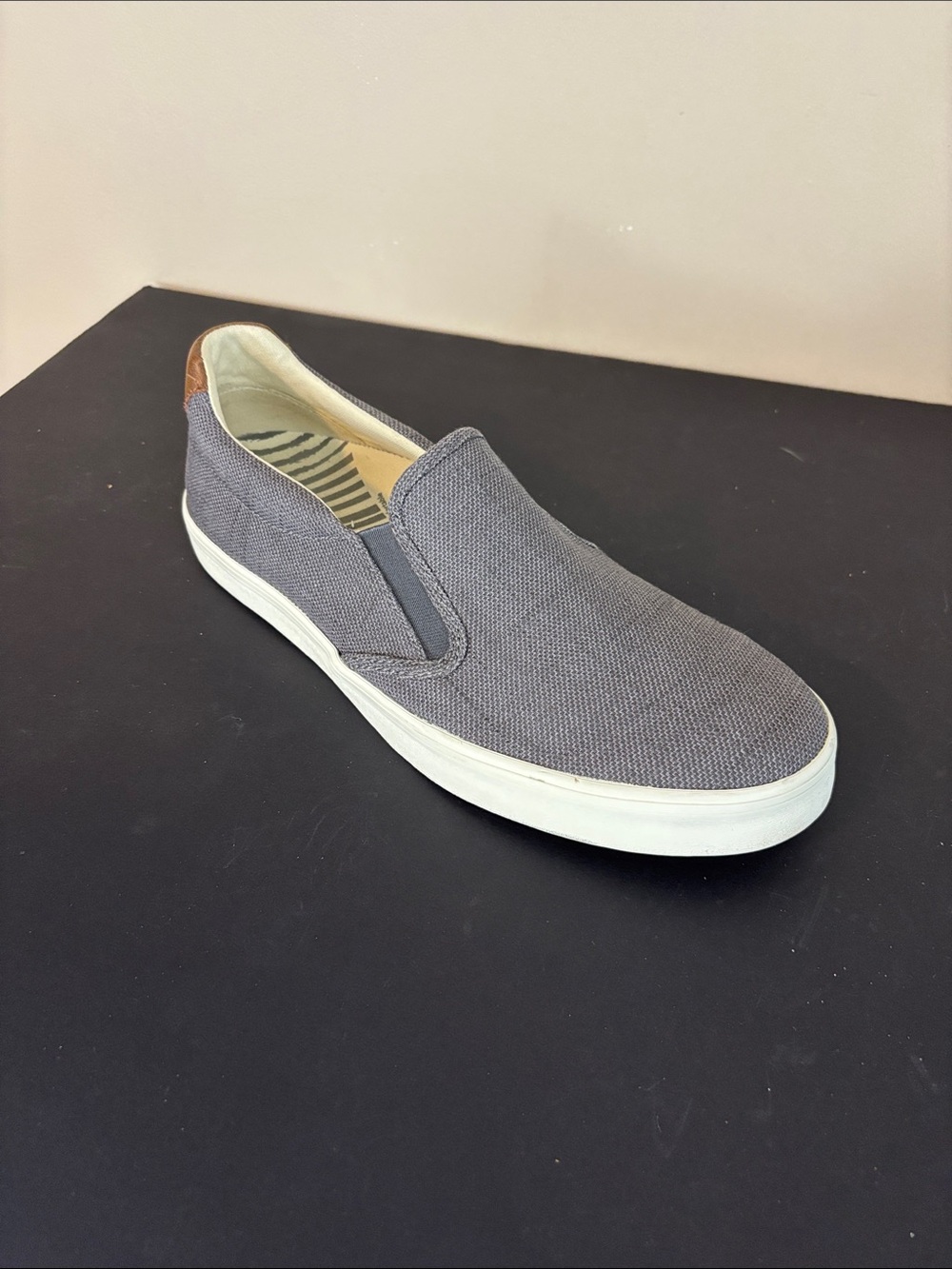 Taos Men’s Gray Canvas Hutch Slip-on Shoes Sneakers Size 10